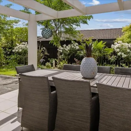 Idyllic Tui Villa Picton Exterior photo