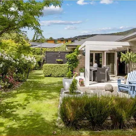 Idyllic Tui Villa Picton Exterior photo